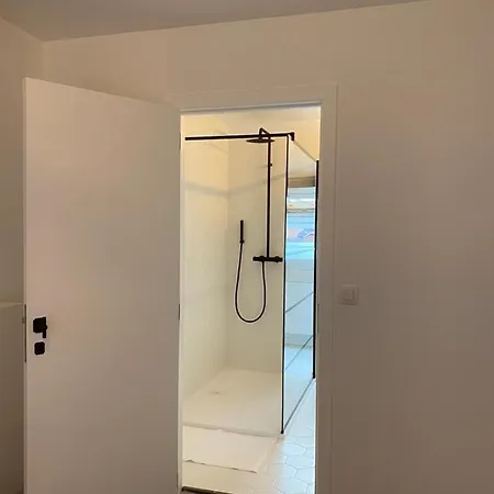B.